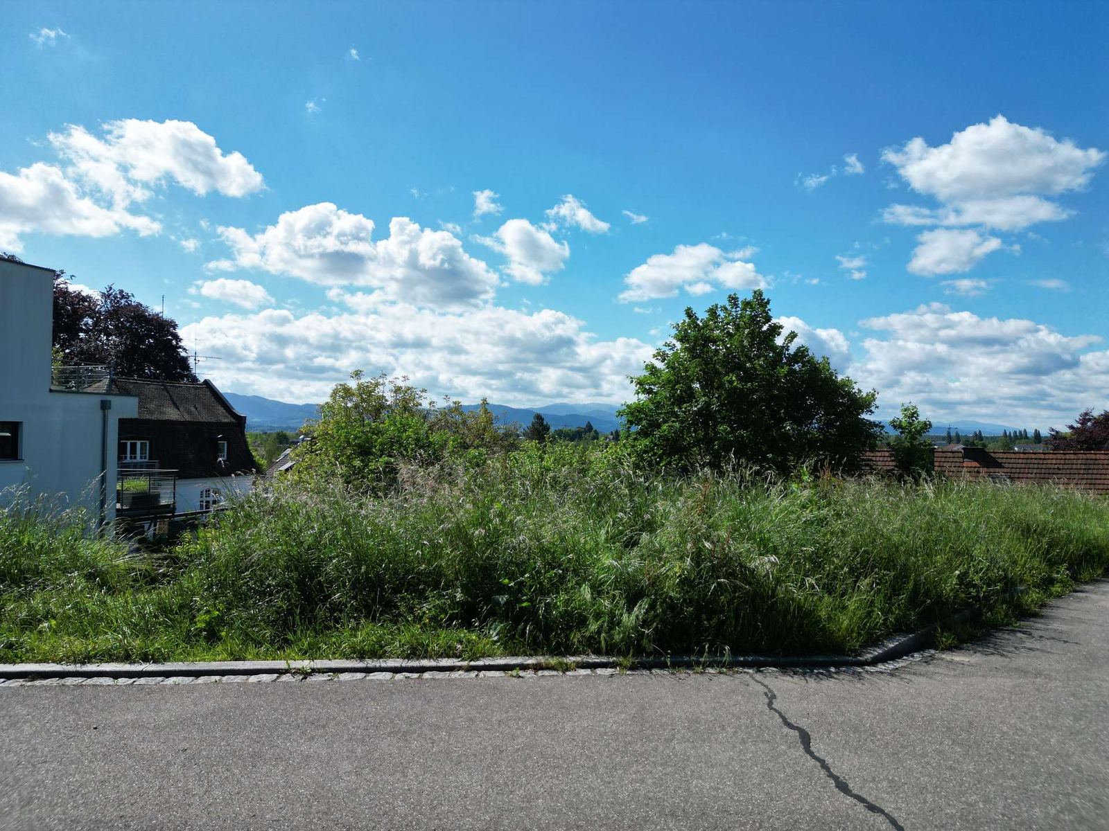 Foto 2: Traumgrundstück in Emmendingens Top-Lage mit herrlichem Pano