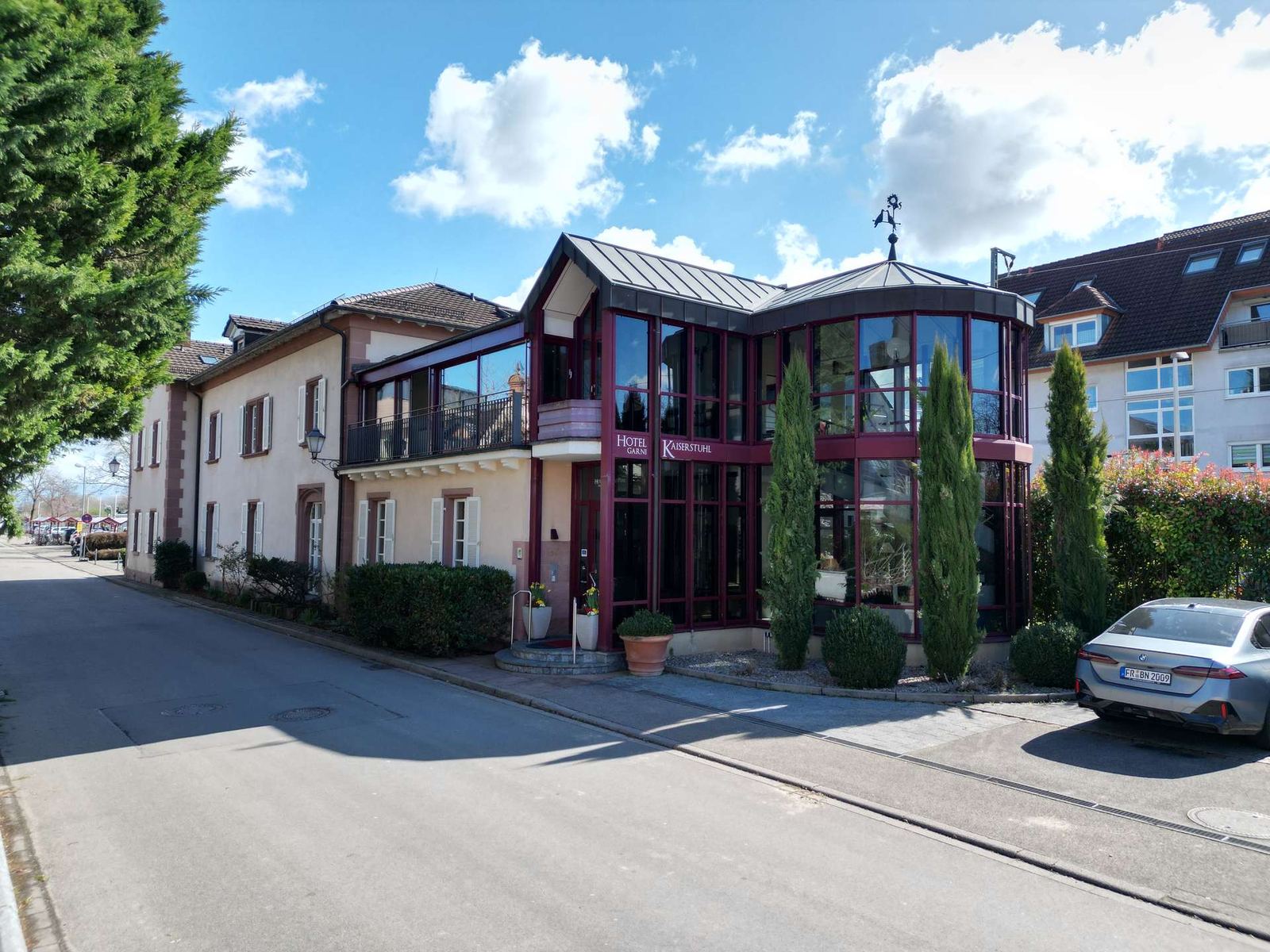 Hotel Garni mit Geschichte – Einzigartige Chance am Kaiserstuhl