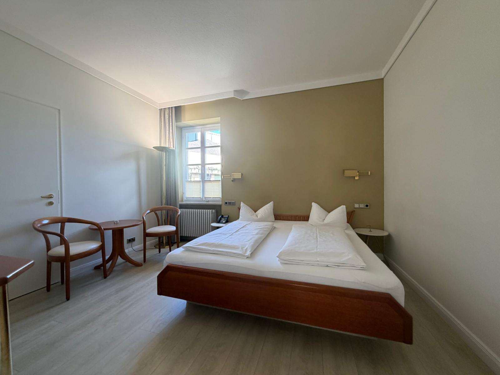 Foto 32: Hotel Garni mit Geschichte, Einzigartige Chance am Kaiserstu
