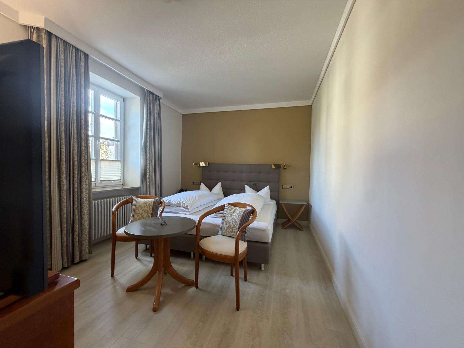 Foto 52: Hotel Garni mit Geschichte, Einzigartige Chance am Kaiserstu
