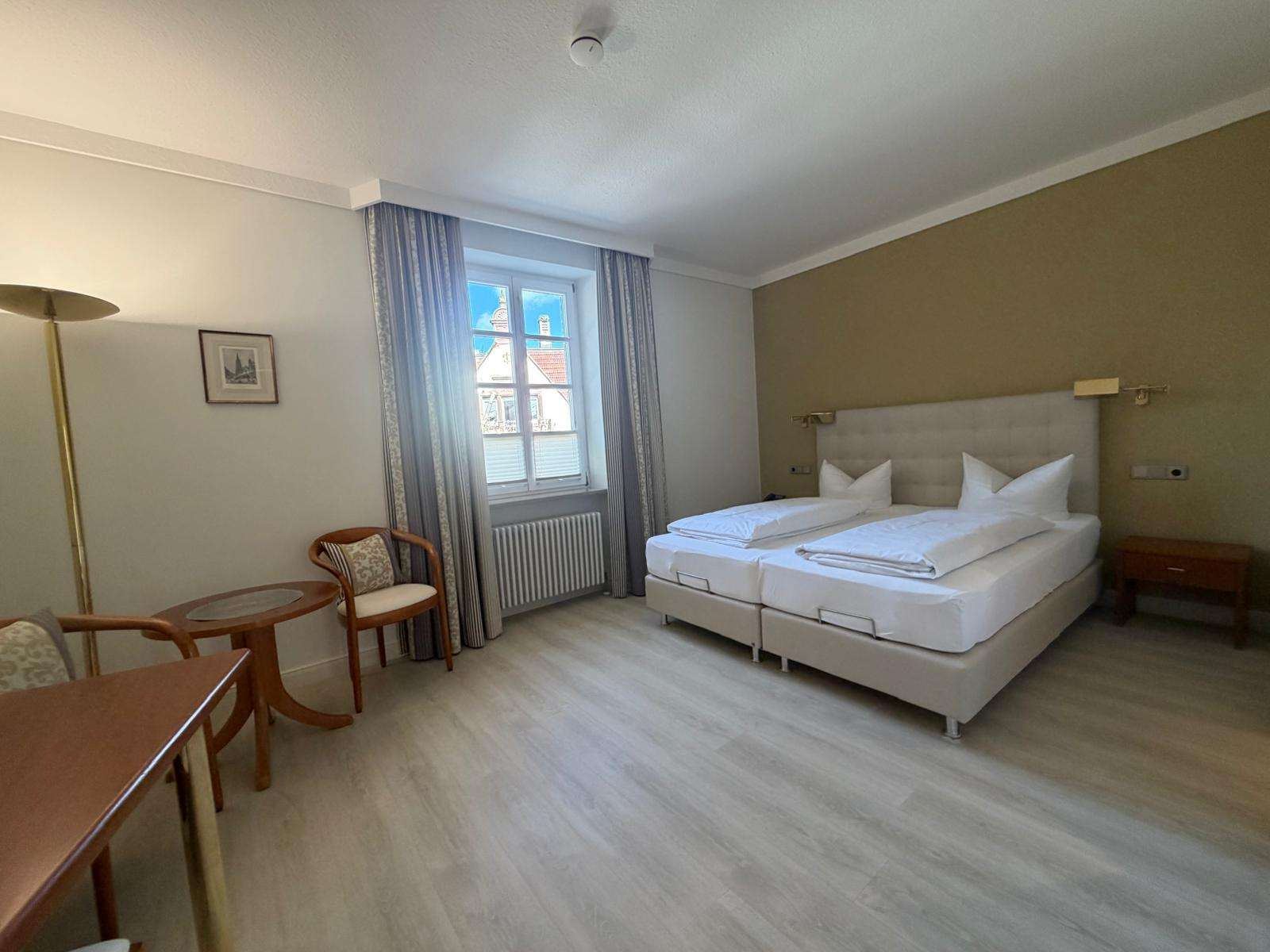 Foto 54: Hotel Garni mit Geschichte, Einzigartige Chance am Kaiserstu