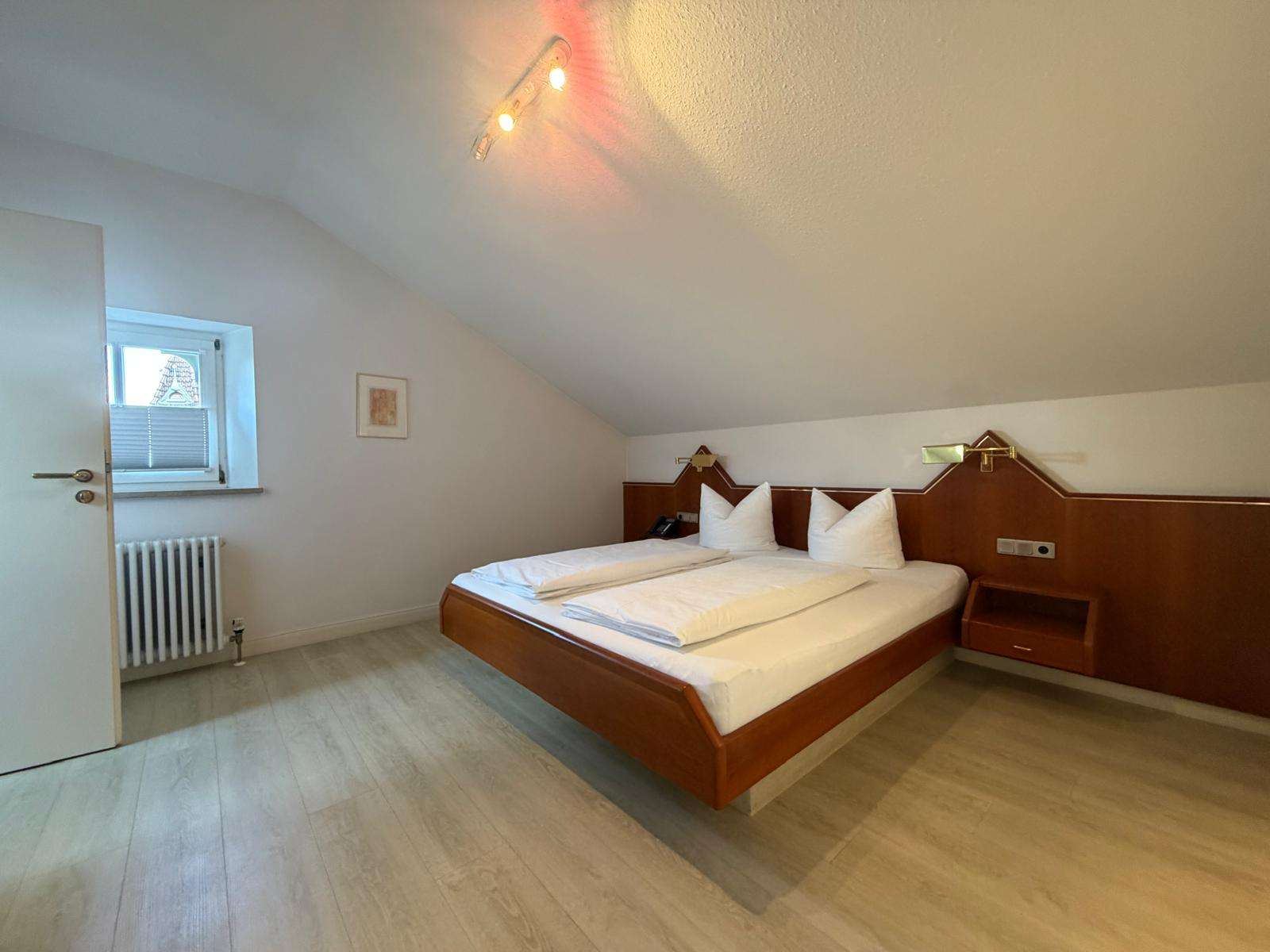 Foto 62: Hotel Garni mit Geschichte, Einzigartige Chance am Kaiserstu
