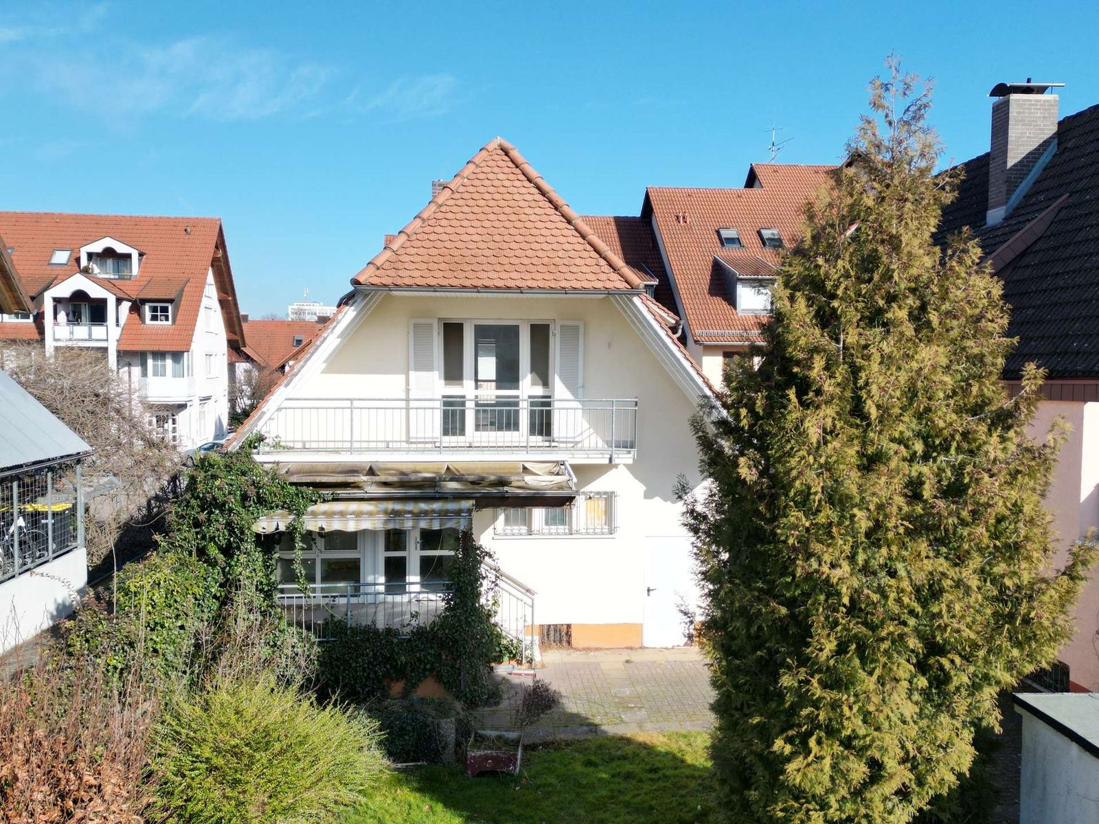 Haus in 79189 Bad Krozingen: Renovierungsobjekt in Bestlage, freistehendes Haus zum attraktiven Kaufpreis