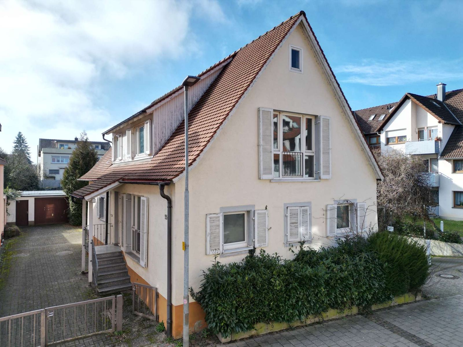 Foto 4: Renovierungsobjekt in Bestlage, freistehendes Haus zum attra