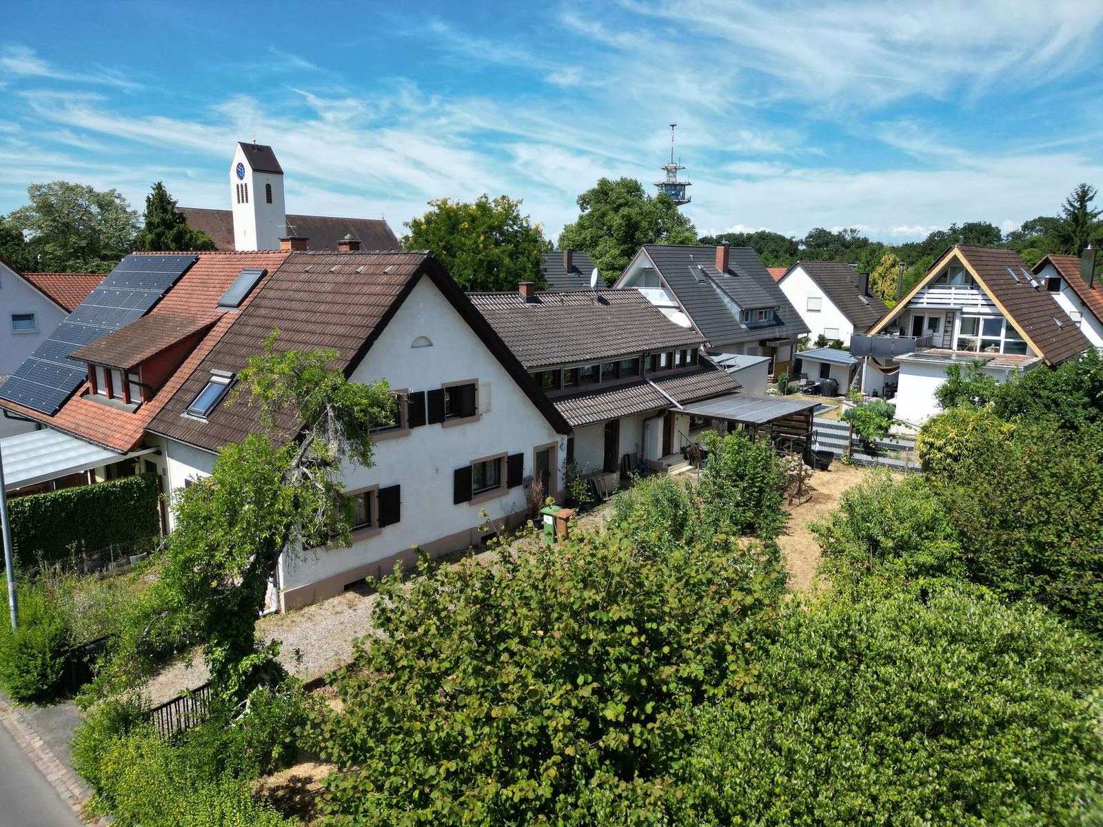 Haus in 79110 Freiburg im Breisgau: In Aufbereitung: Sanierungsobjekt auf Erbbaurecht 225.000,00 €