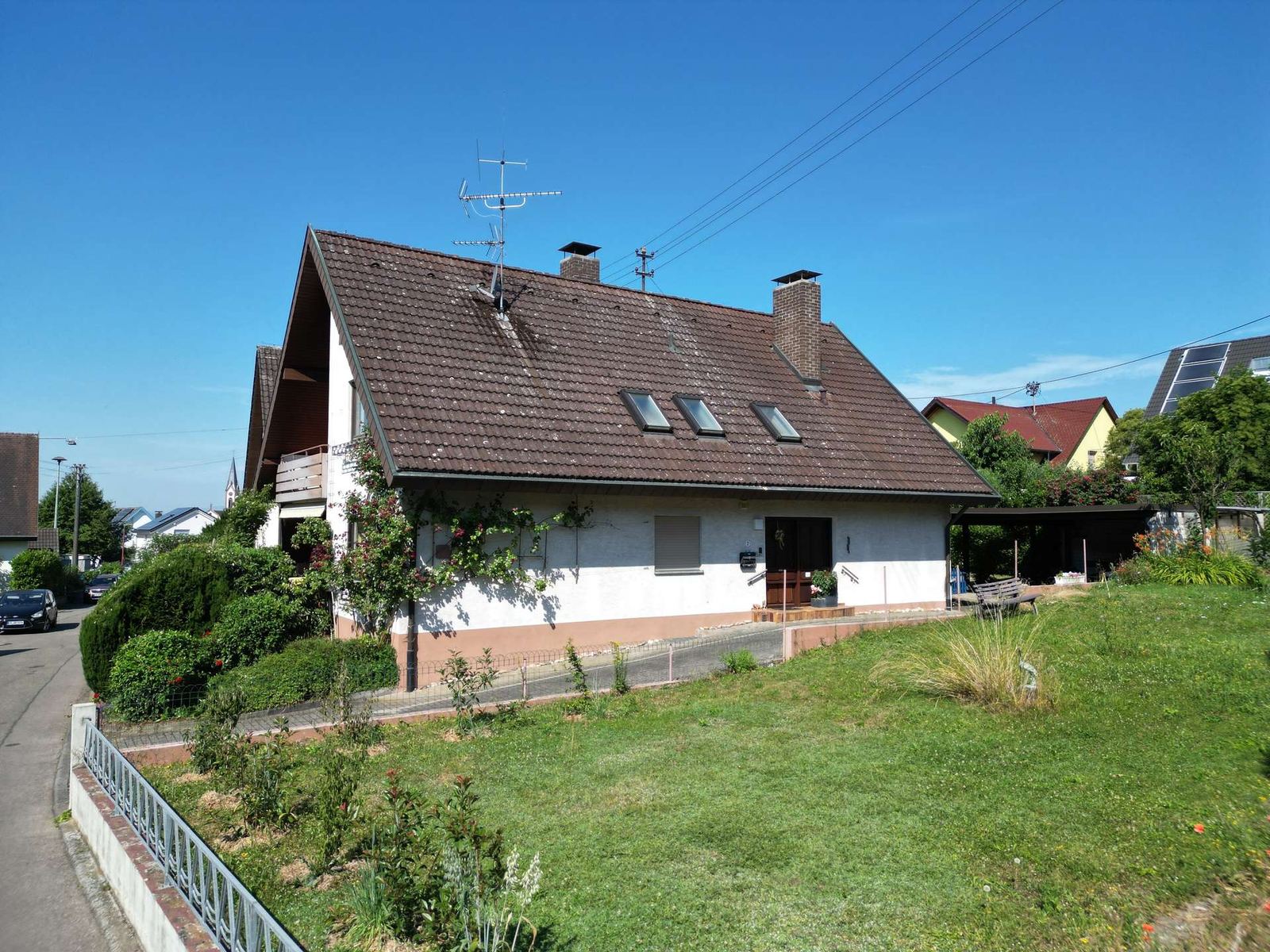Foto 2: Viel Platz, viele Möglichkeiten, Großzügiges Zweifamilienhau
