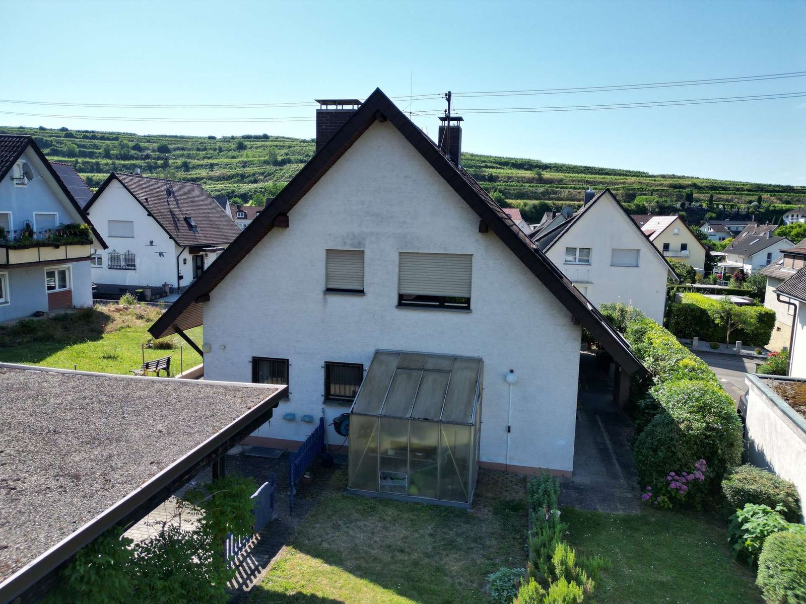 Foto 8: Viel Platz, viele Möglichkeiten, Großzügiges Zweifamilienhau