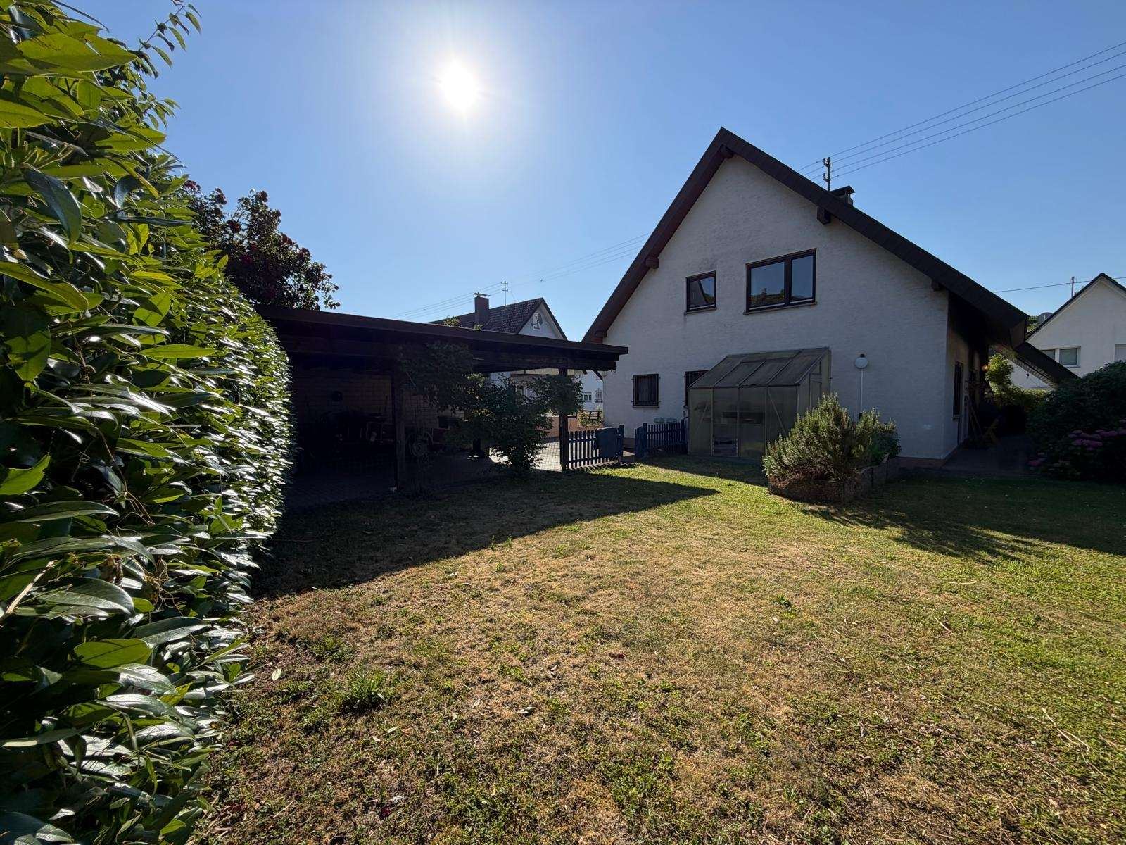 Foto 10: Viel Platz, viele Möglichkeiten, Großzügiges Zweifamilienhau