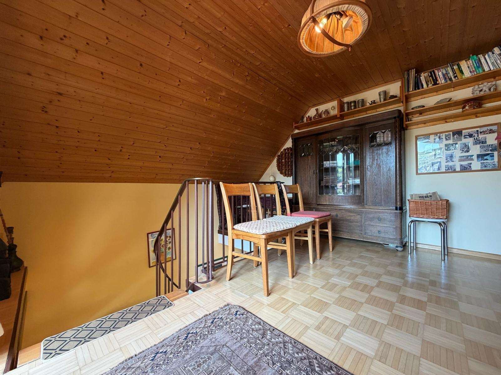 Foto 15: Viel Platz, viele Möglichkeiten, Großzügiges Zweifamilienhau