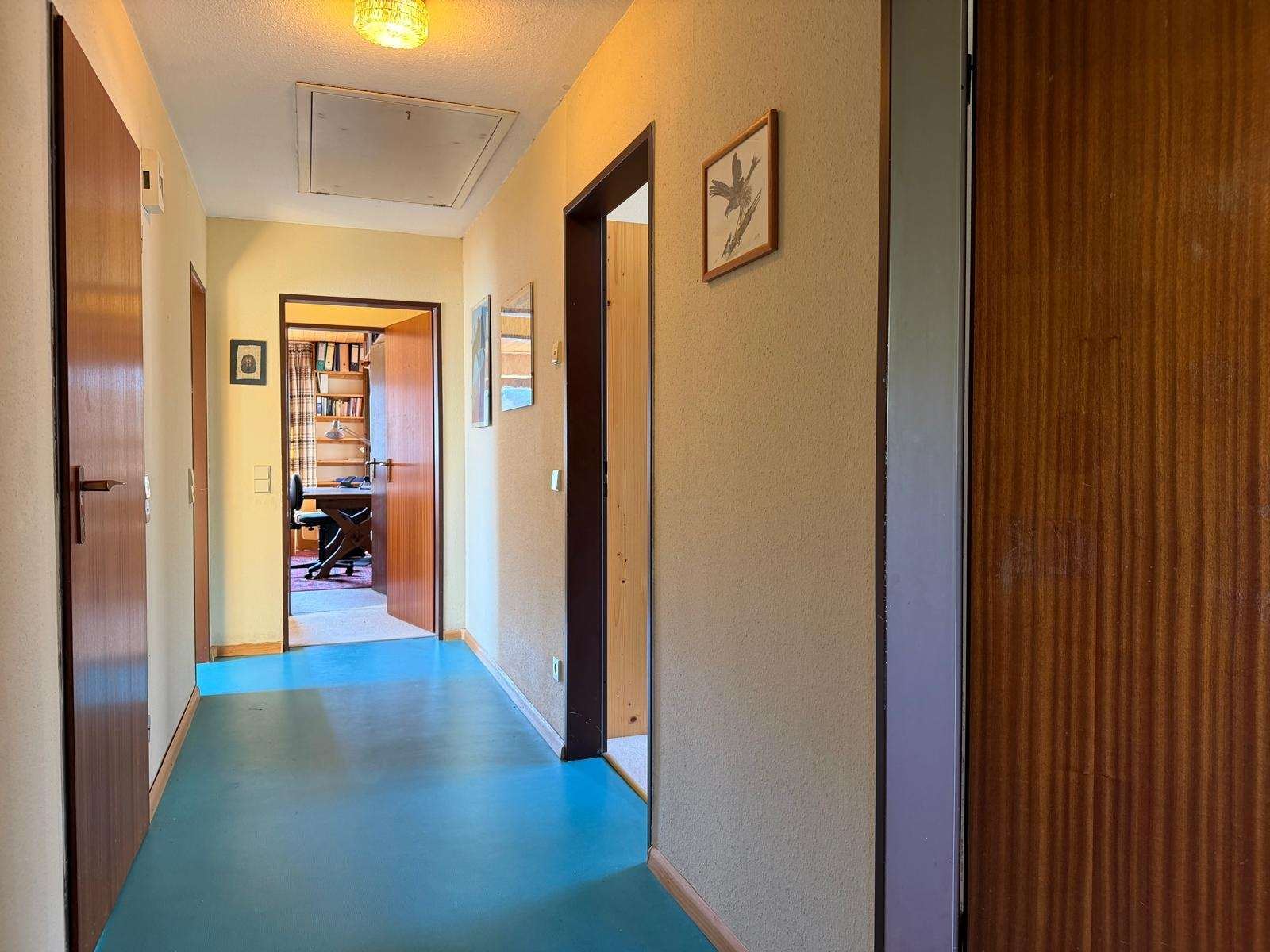 Foto 25: Viel Platz, viele Möglichkeiten, Großzügiges Zweifamilienhau