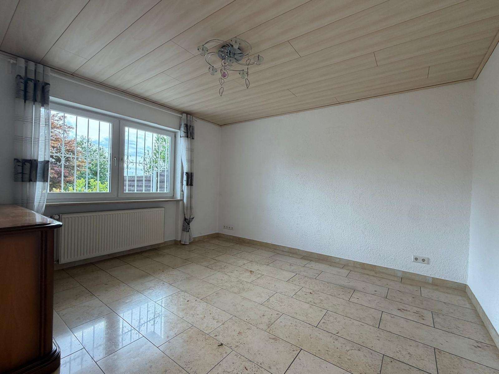 Foto 13: TOP-LAGE & SOFORT FREI! Großzügiges Wohnglück mit traumhafte