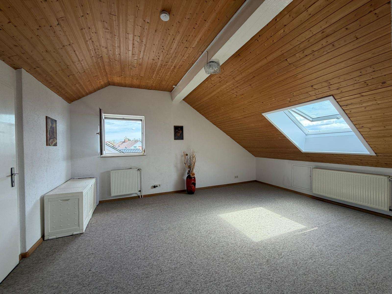 Foto 33: TOP-LAGE & SOFORT FREI! Großzügiges Wohnglück mit traumhafte