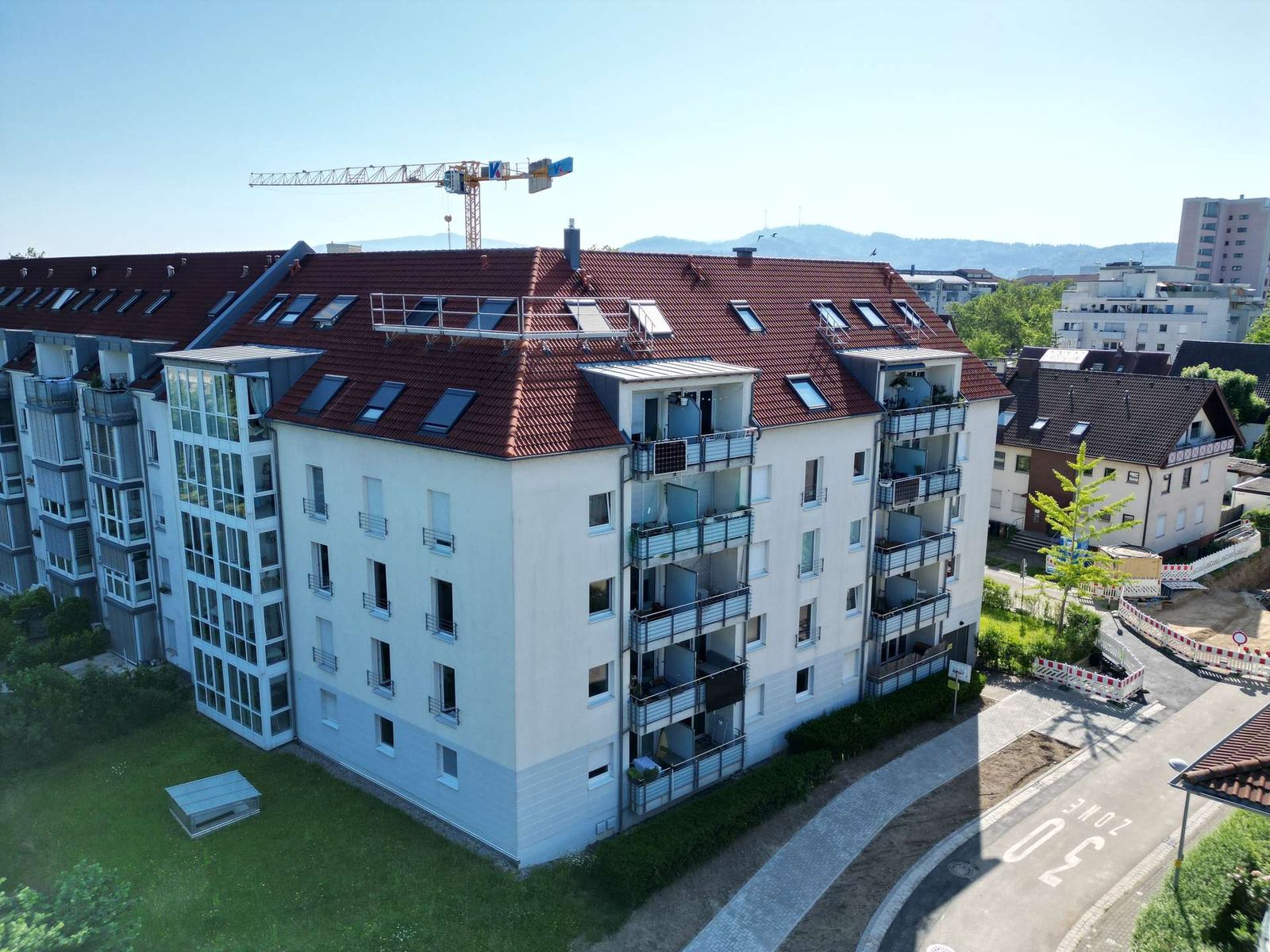 Foto 2: Lichtdurchflutete Maisonettewohnung mit Balkon und idealer R