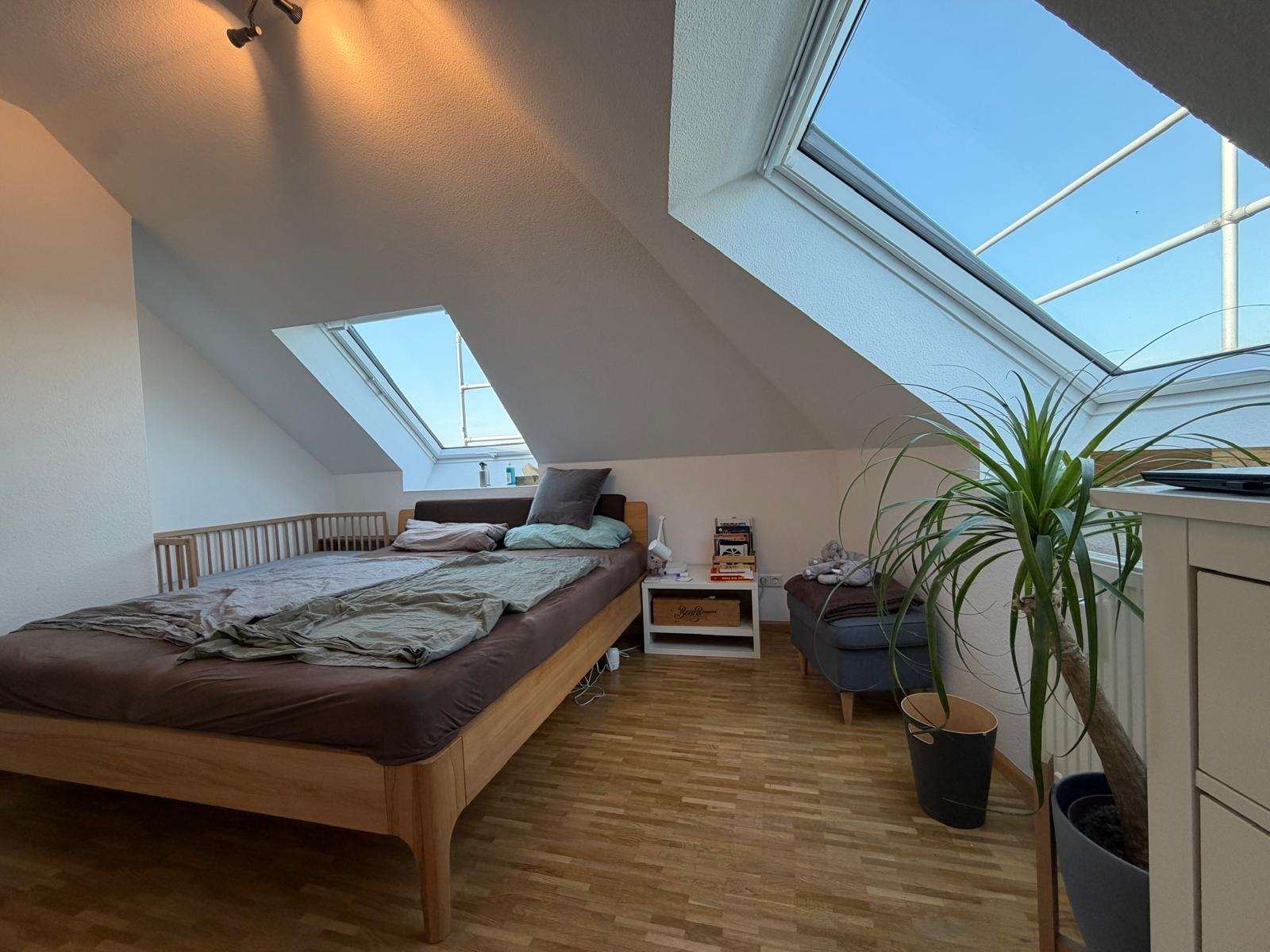 Foto 17: Lichtdurchflutete Maisonettewohnung mit Balkon und idealer R