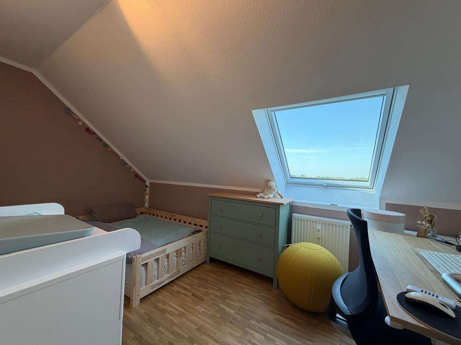 Foto 18: Lichtdurchflutete Maisonettewohnung mit Balkon und idealer R