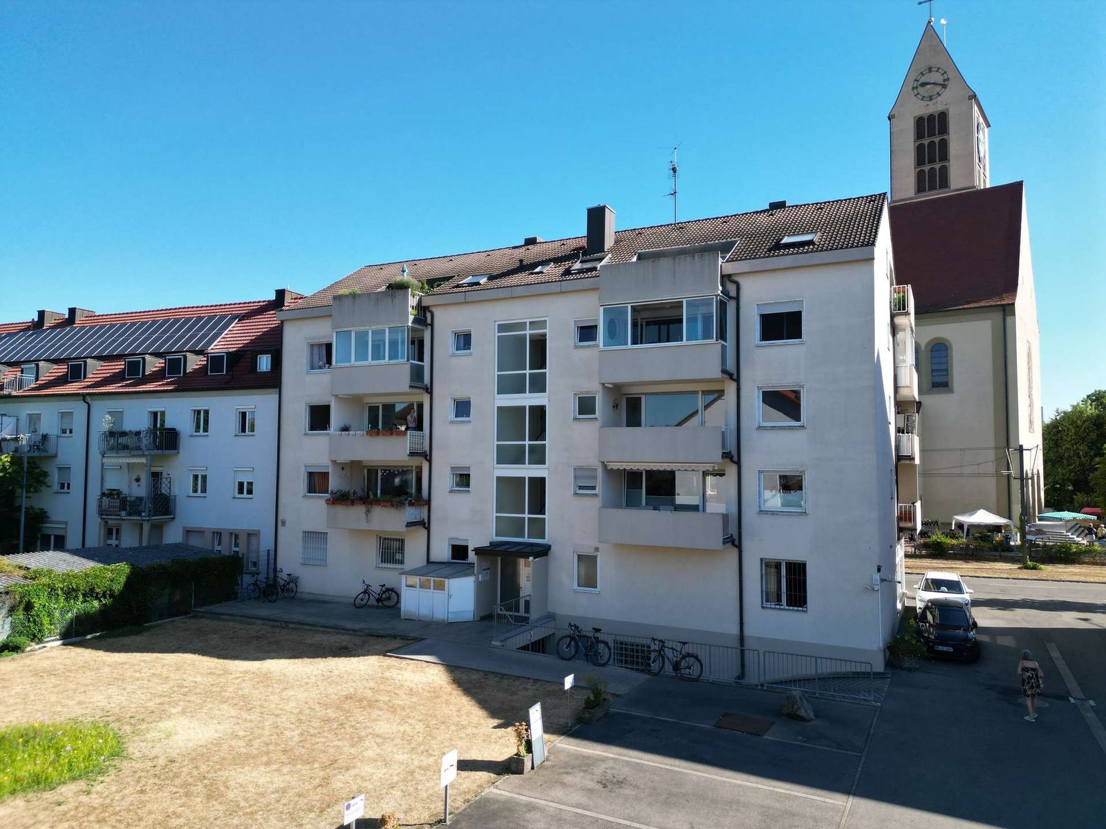 Foto 2: Sofort bezugsfreie 2-Zimmer-Wohnung mit Süd-Balkon, TG-Stell