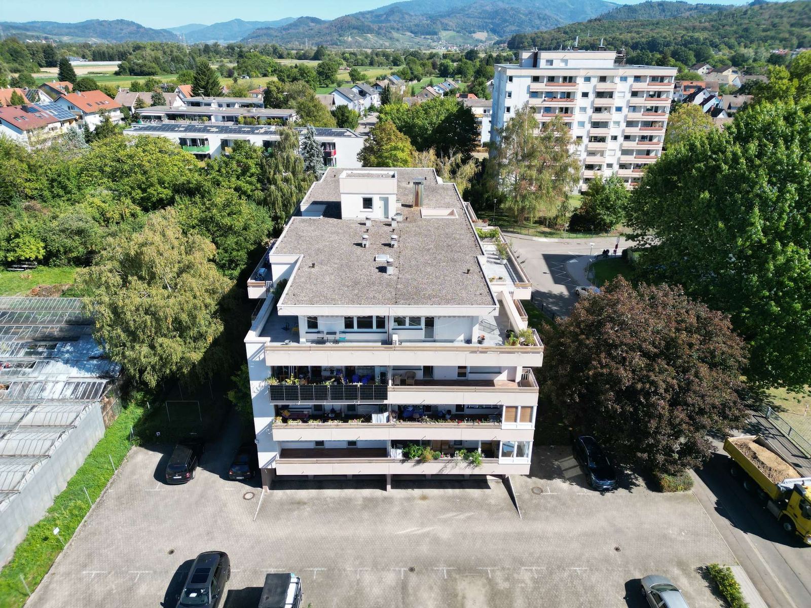 Foto 2: GUNDELFINGEN, FRISCH RENOVIERT & SOFORTBEZUG! 2 Zi. mit XXL-