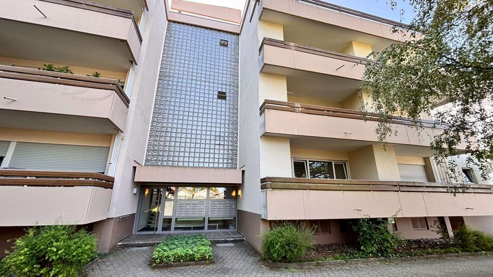 Foto 6: GUNDELFINGEN, FRISCH RENOVIERT & SOFORTBEZUG! 2 Zi. mit XXL-