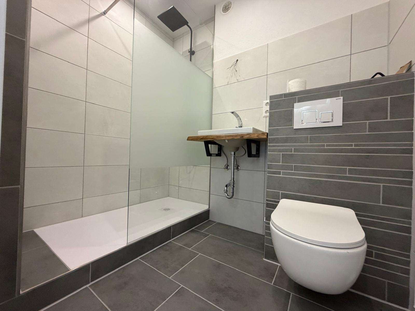 Foto 15: GUNDELFINGEN, FRISCH RENOVIERT & SOFORTBEZUG! 2 Zi. mit XXL-