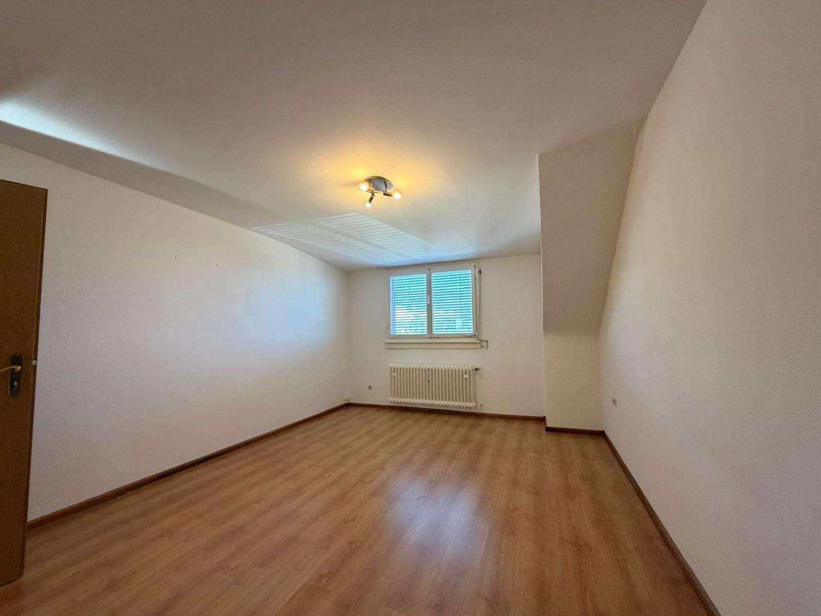 Foto 11: Merzhausen bezugsfrei: DG-Wohnung mit 293 m² Privatgarten, F