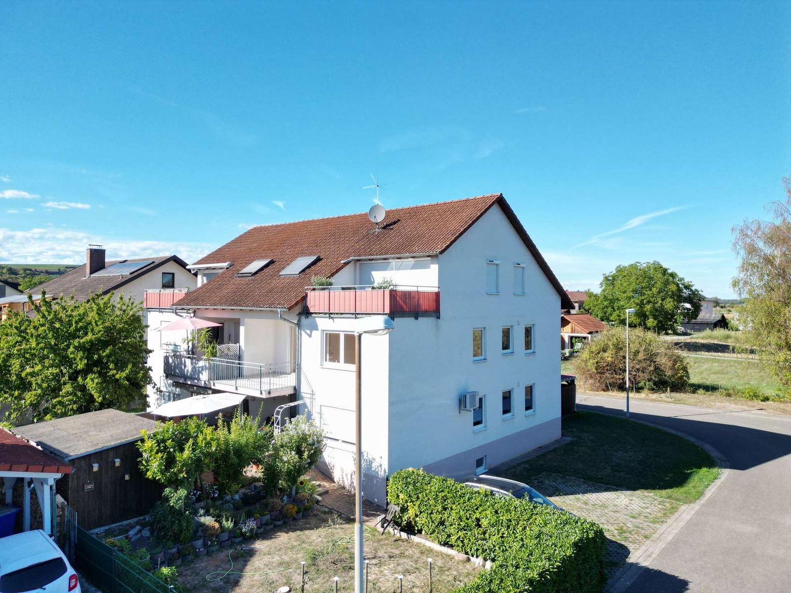 Wohnung in Sasbach am Kaiserstuhl: Sonne satt & sofort einziehen, 4 Zimmer mit großem Balkon!