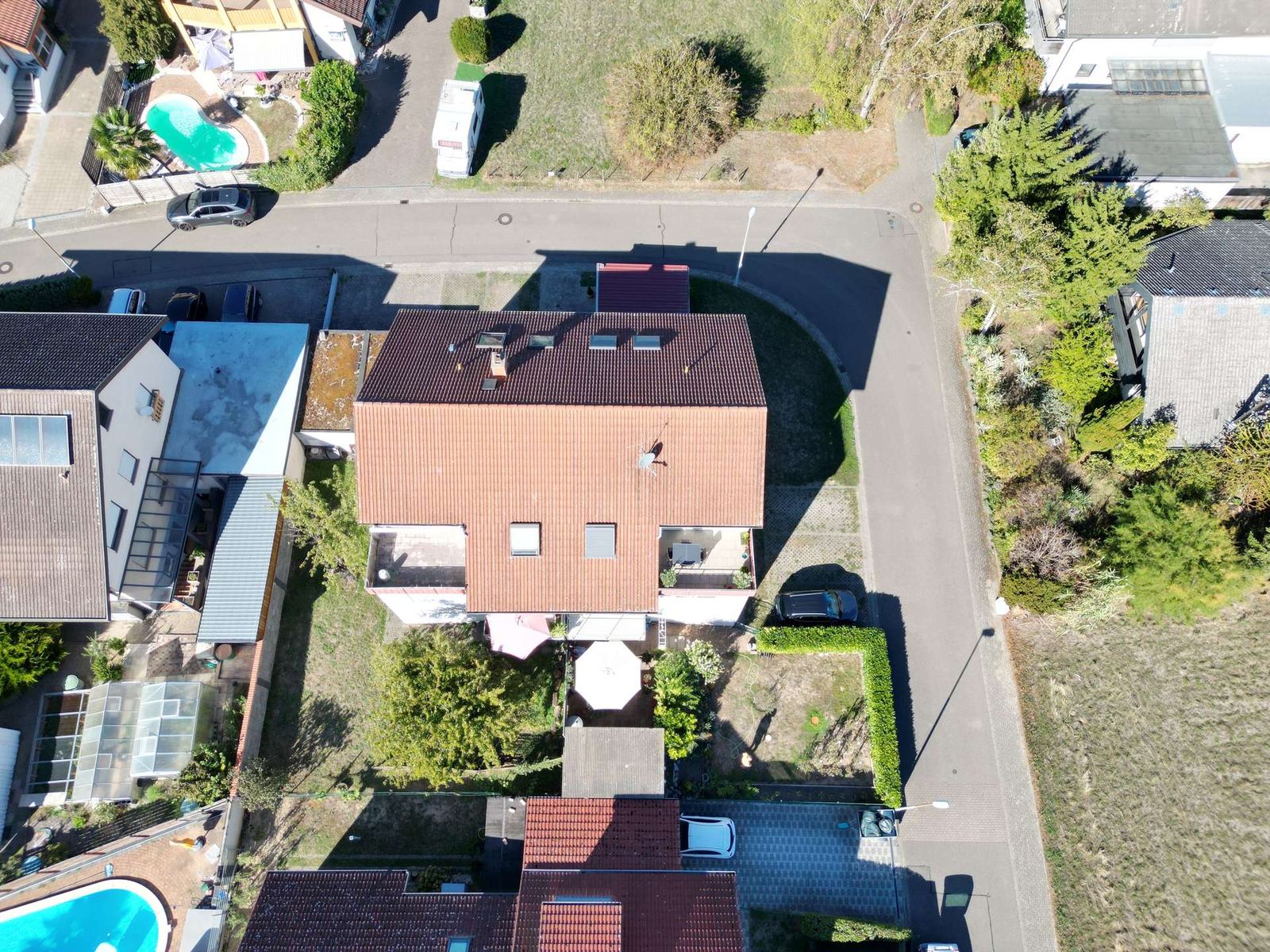Foto 6: Sonne satt & sofort einziehen, 4 Zimmer mit großem Balkon!