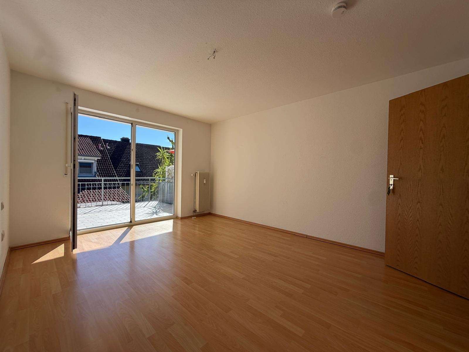 Foto 10: Sonne satt & sofort einziehen, 4 Zimmer mit großem Balkon!
