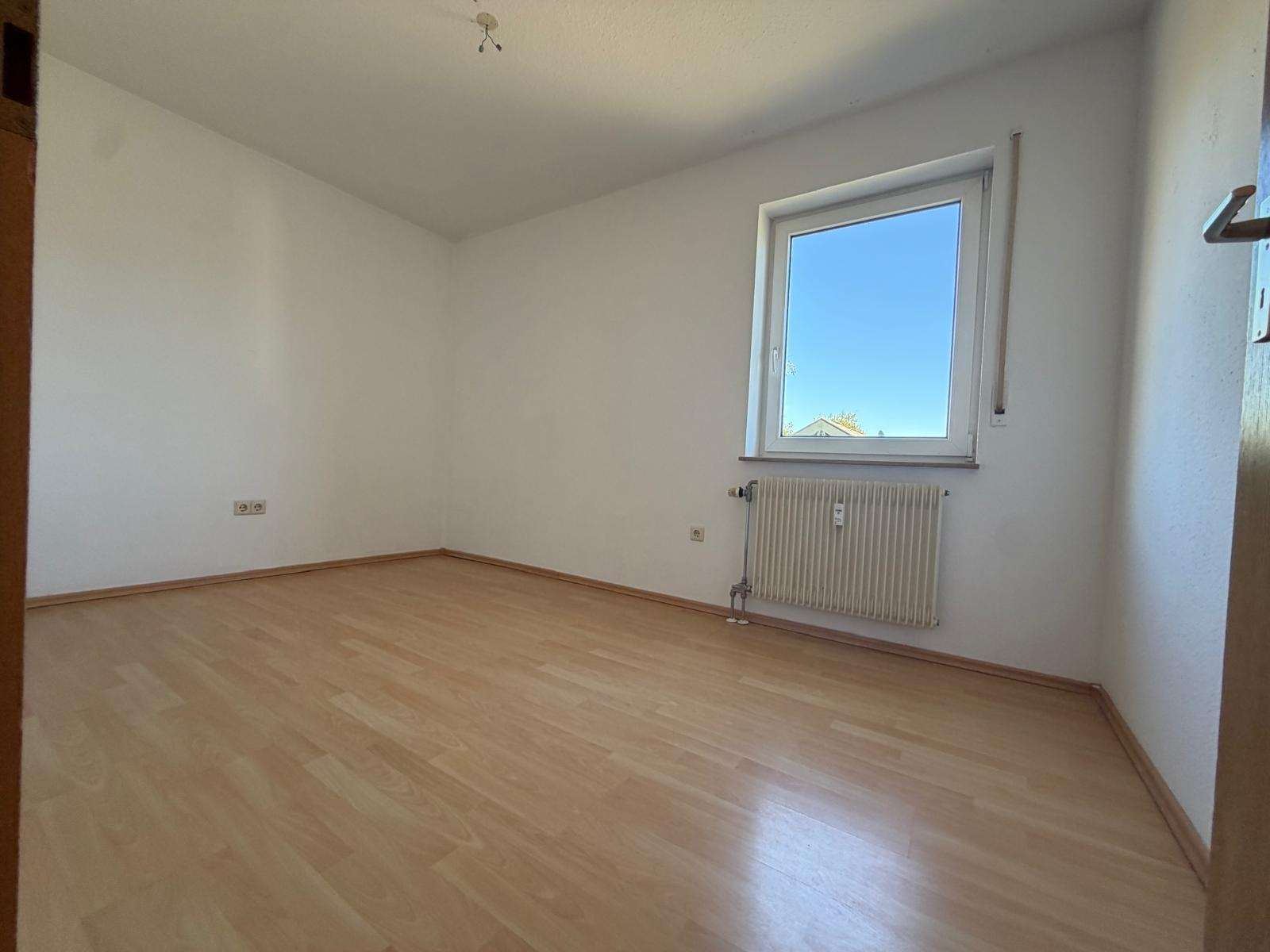 Foto 17: Sonne satt & sofort einziehen, 4 Zimmer mit großem Balkon!