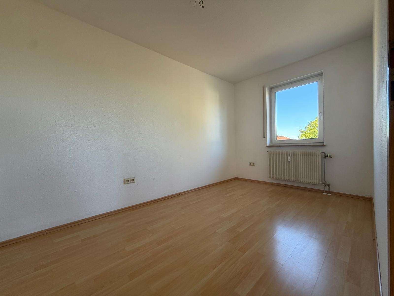 Foto 20: Sonne satt & sofort einziehen, 4 Zimmer mit großem Balkon!