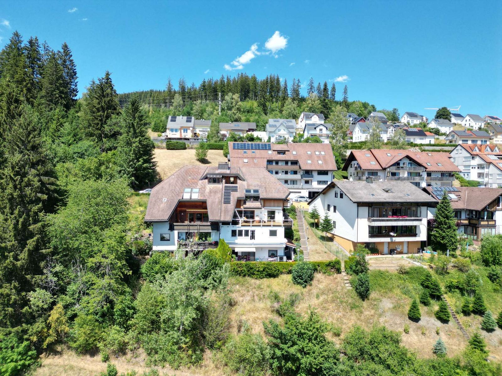 Foto 4: Wohnen mit Weitblick, 4-Zimmer-Wohnung mit beeindruckendem P