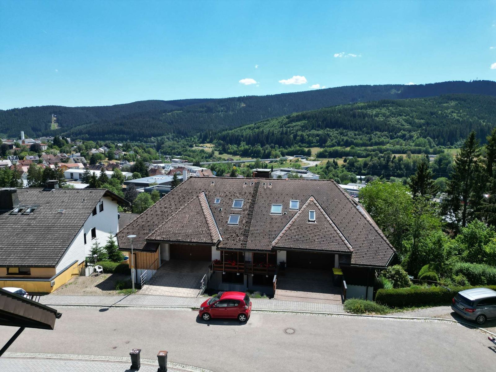 Foto 5: Wohnen mit Weitblick, 4-Zimmer-Wohnung mit beeindruckendem P