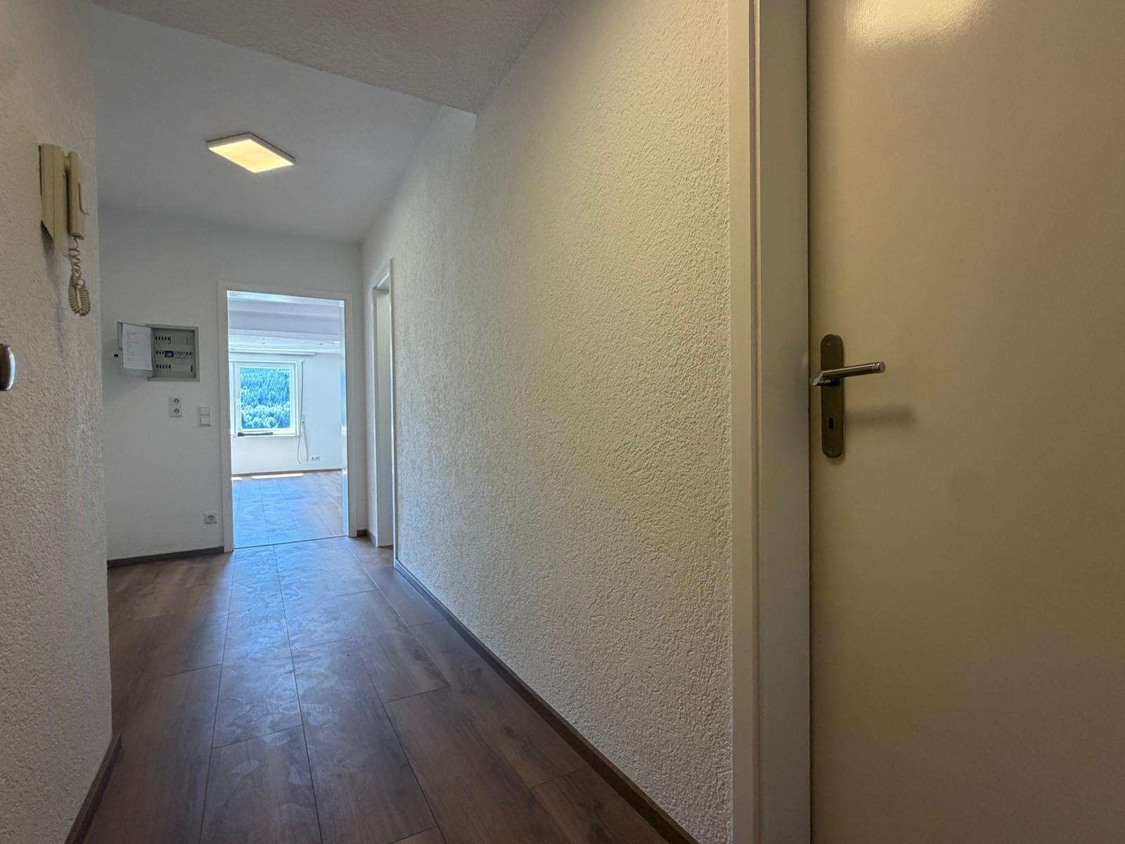 Foto 6: Wohnen mit Weitblick, 4-Zimmer-Wohnung mit beeindruckendem P