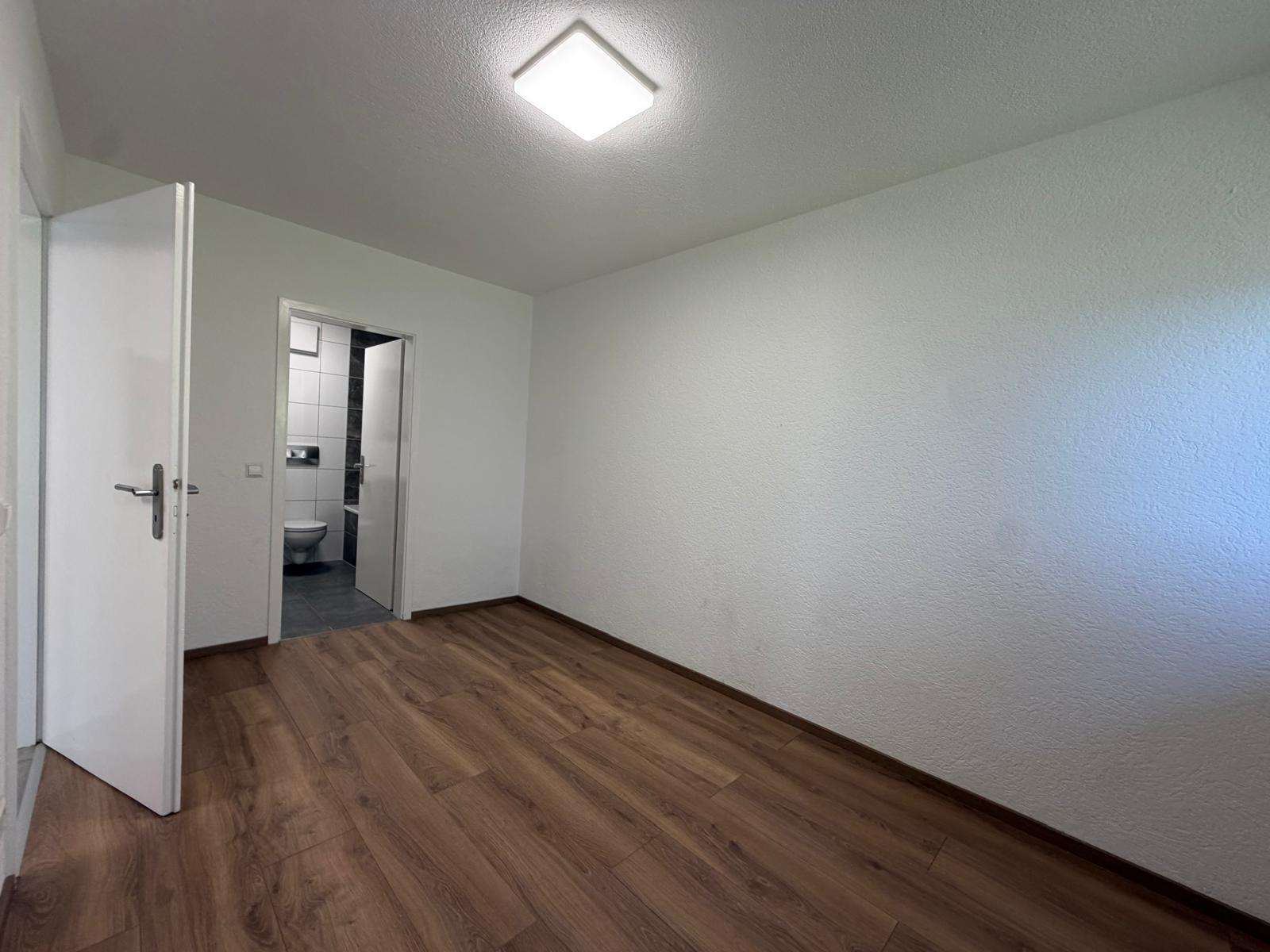 Foto 13: Wohnen mit Weitblick, 4-Zimmer-Wohnung mit beeindruckendem P