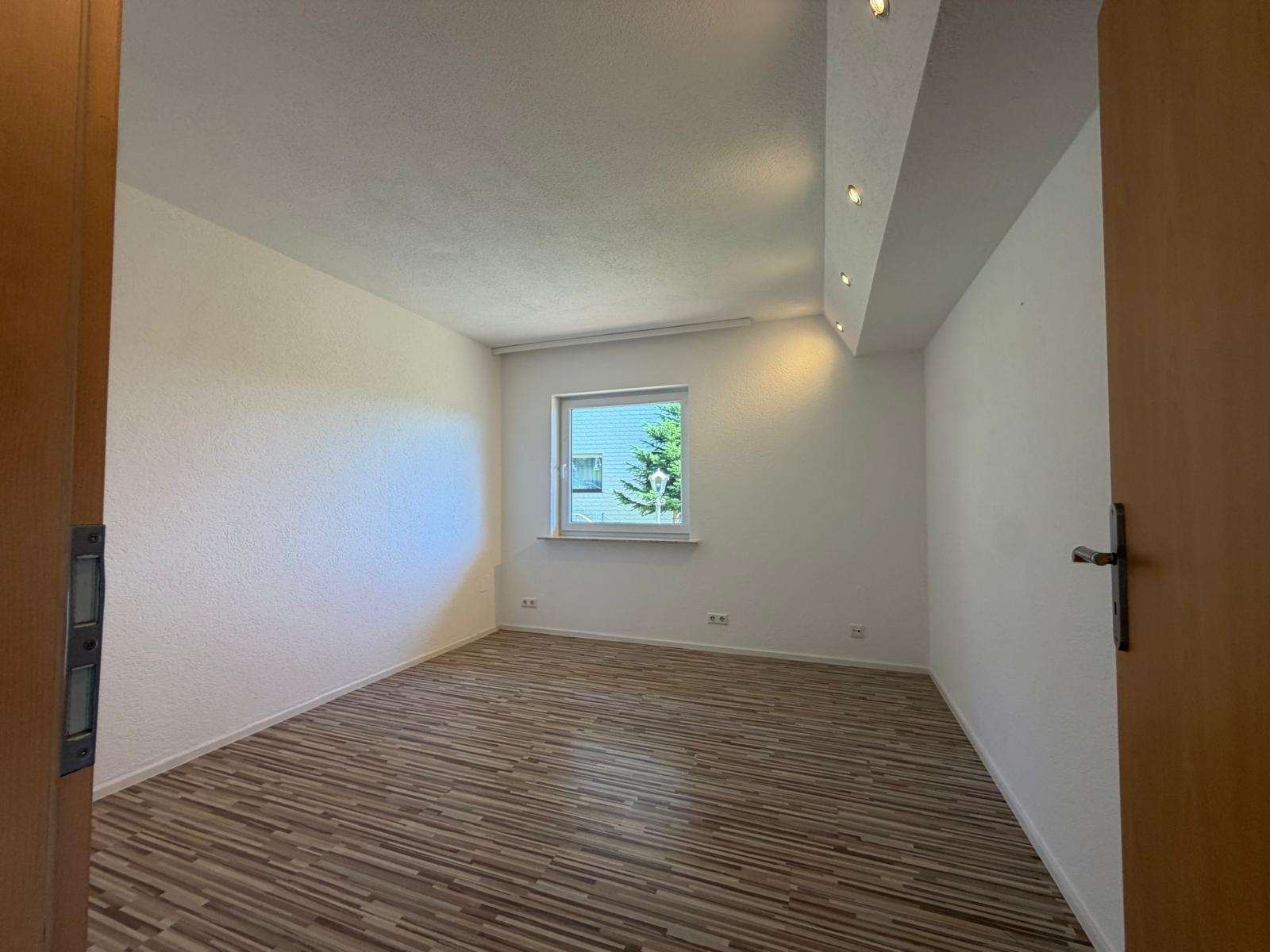 Foto 19: Wohnen mit Weitblick, 4-Zimmer-Wohnung mit beeindruckendem P